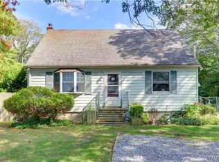 105 Patchogue Holbrook Rd, Ronkonkoma, NY 11779
