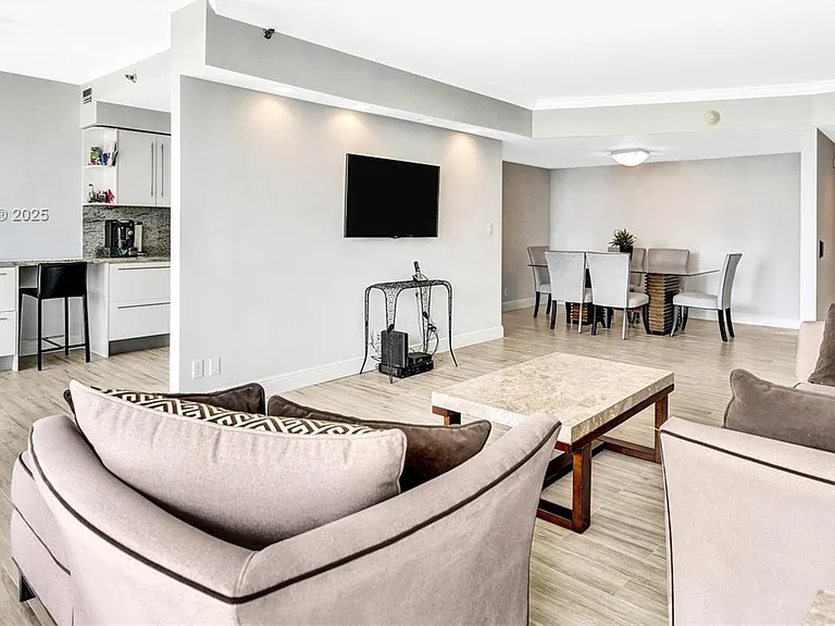 3000 Island Blvd #903 — Photo 3