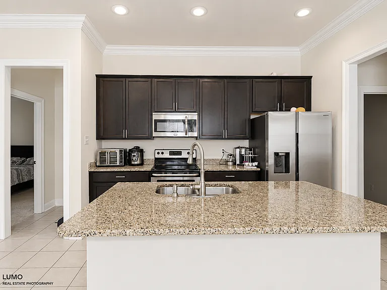 631 Riverscape Dr — Photo 6