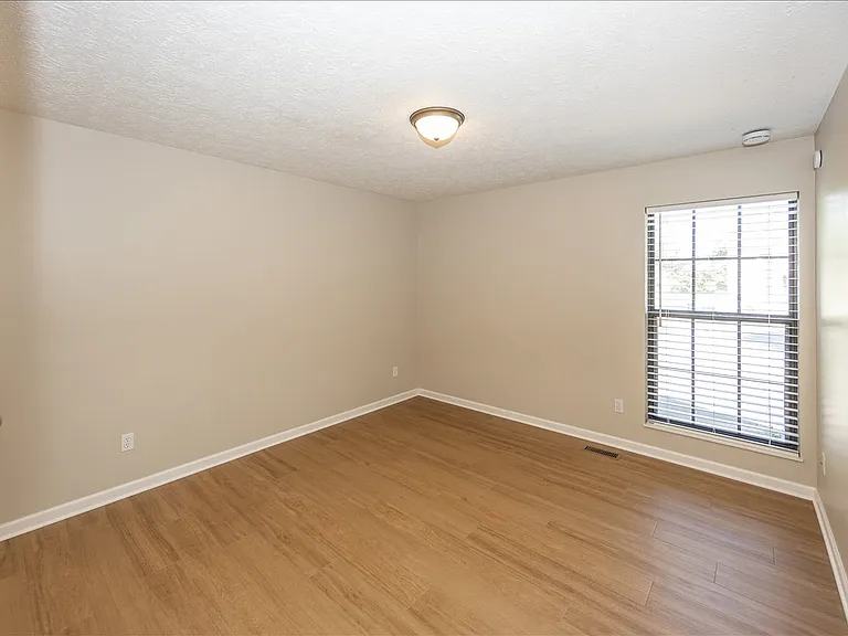11179 Avery Row — Photo 21