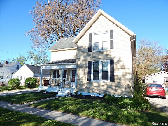 2nd image of 2711 Cherry St