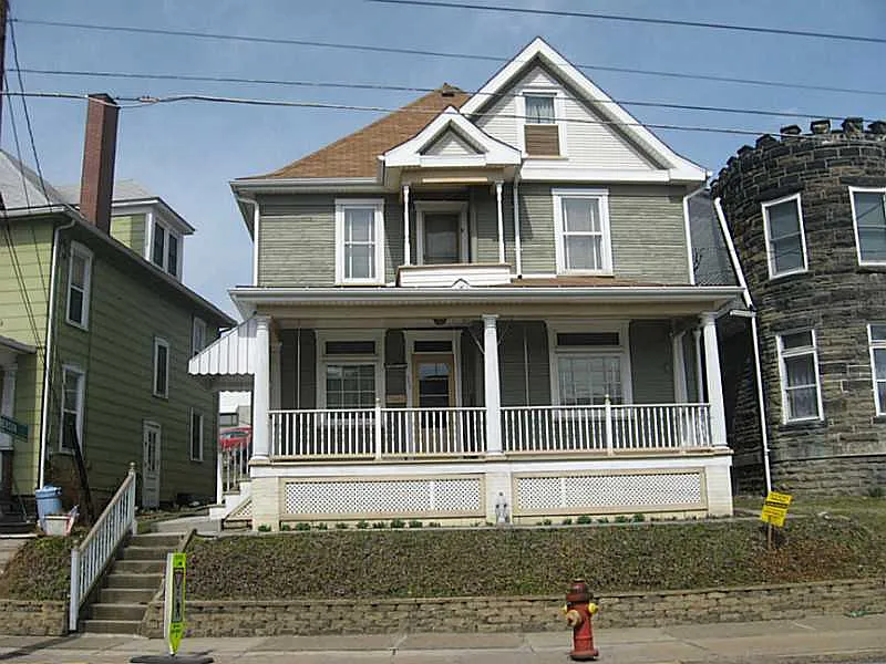 308 S Broadway St photo 1