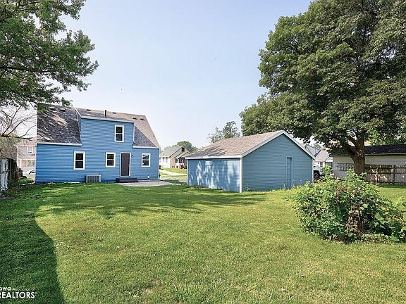 4th image of 606 E 1st Ave