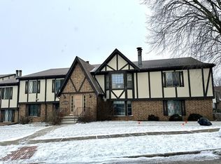 2004 Tracy Dr APT 1, Bloomington, IL