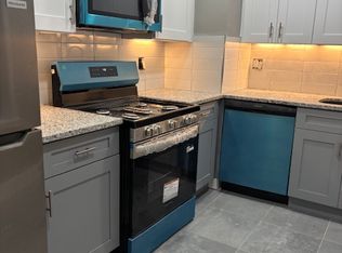 25-61 43rd St #4E, Astoria, NY 11103