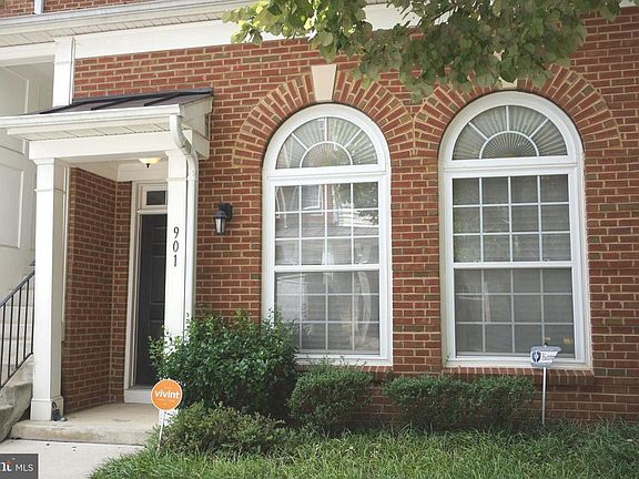 2nd image of 901 Pine Forest Ln