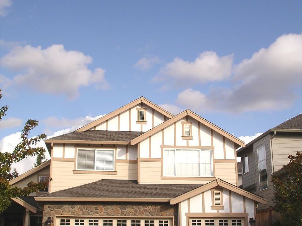 2nd image of 3414 Monterey Ct NE