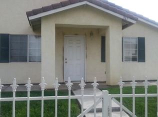 915 W 2nd St, Rialto, CA 92376