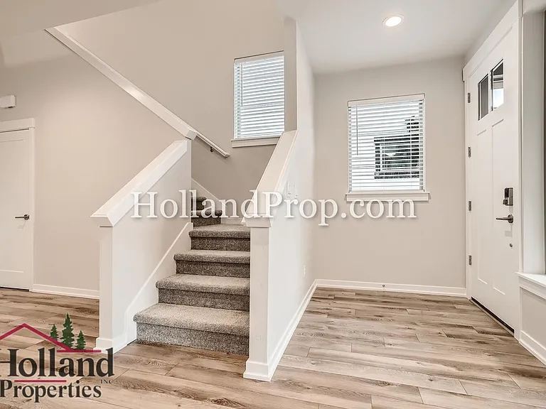 8126 SE Reddington St — Photo 4