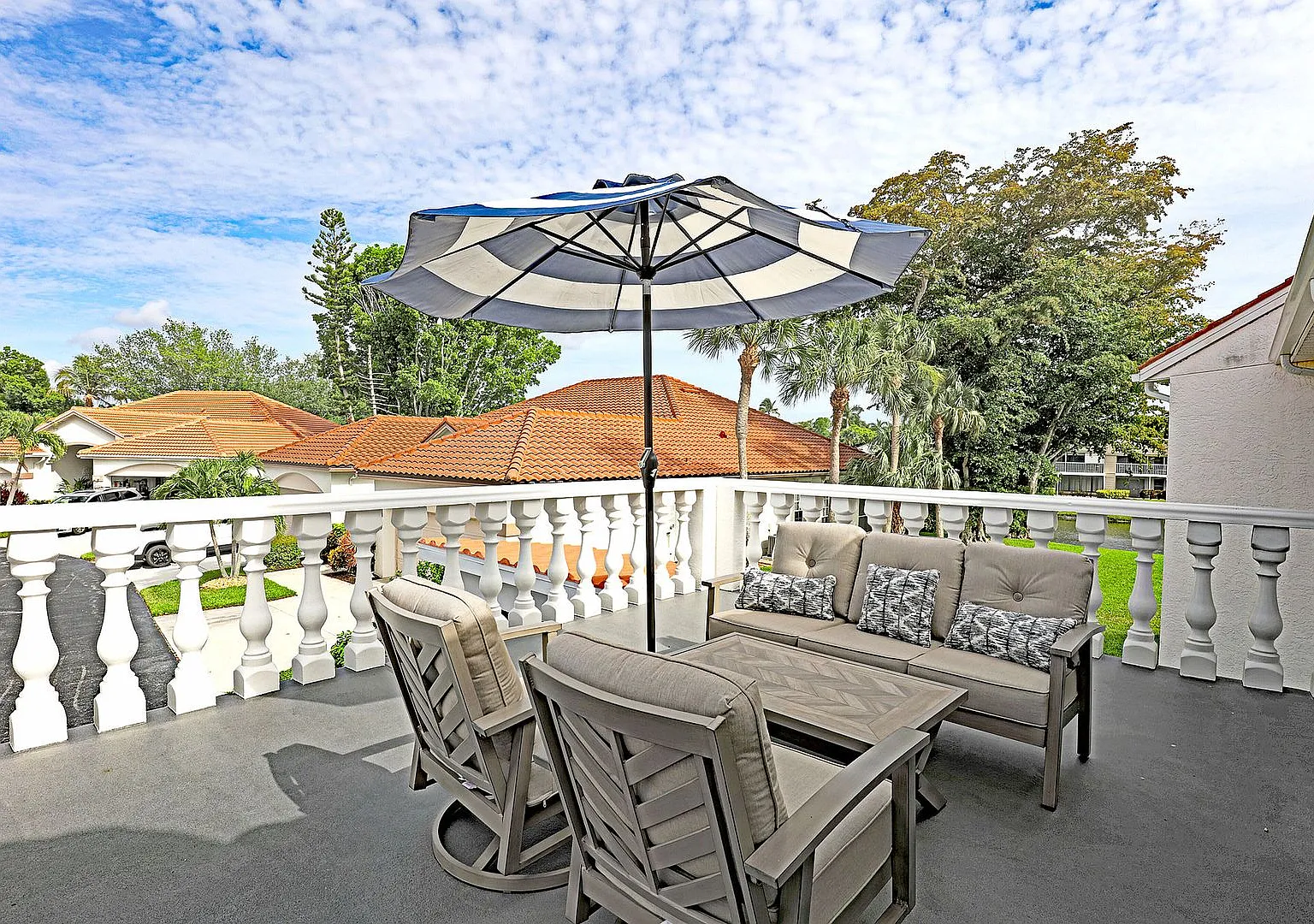 11921 Seabreeze Cove Ln — Photo 1