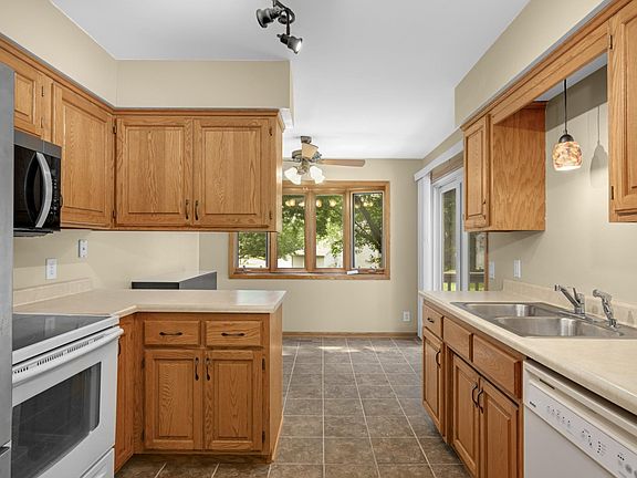 3rd image of 4361 Buckingham Ct #1207