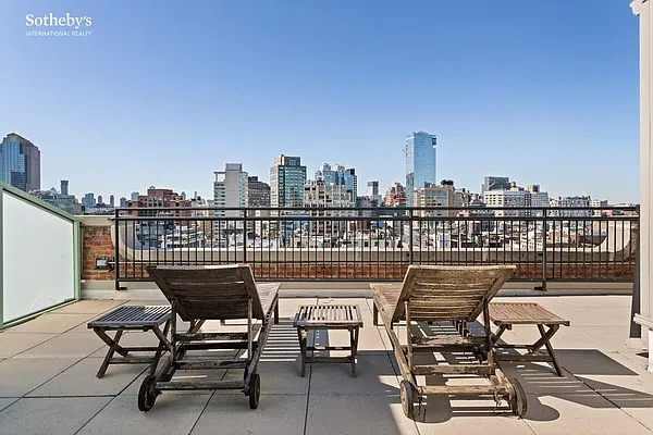 Rented by Sotheby's International Realty | media 34