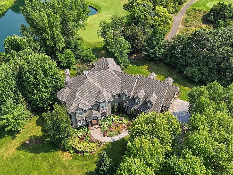 1st image of 327 Lindsay Rd