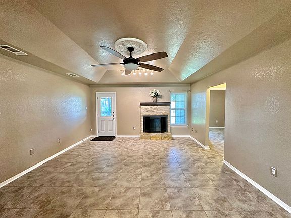 3rd image of 2403 Henry Dr