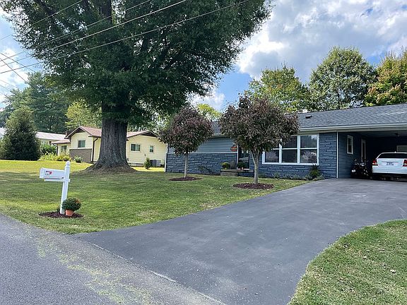 4th image of 1202 Greenfield Dr