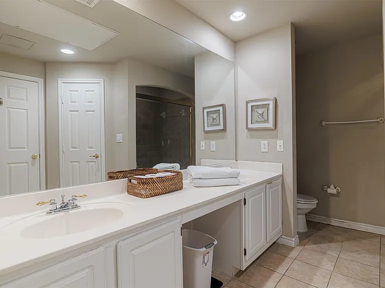 2400 McCue Rd #360 — Photo 8