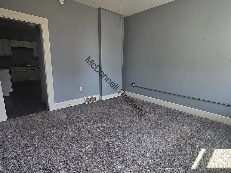 1220 W 5th St — Photo 3