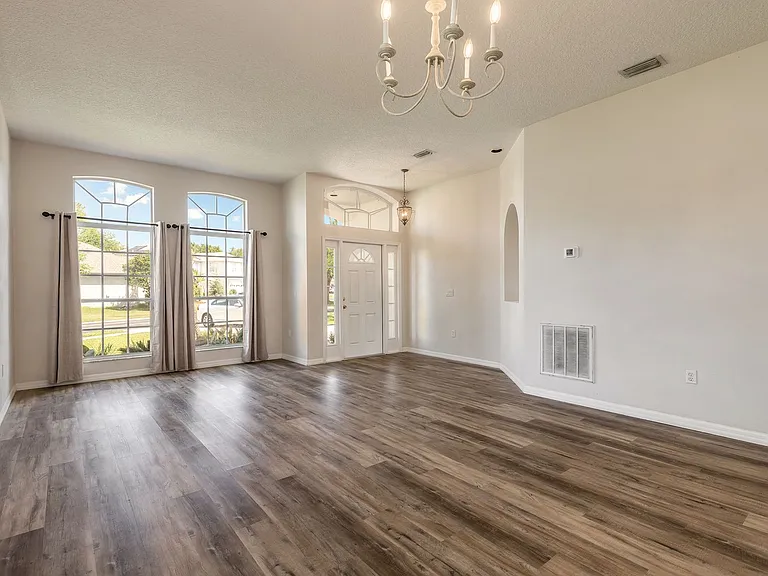 122 Spring Glen Dr — Photo 3