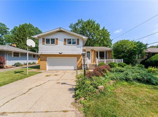24432 Palm Dr, North Olmsted, OH 44070