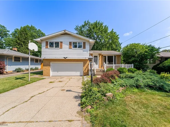 24432 Palm Dr, North Olmsted, OH 44070
