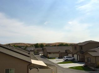 2752 S Dennis Pl, Kennewick, WA 99337