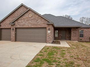 326 E Hayes St, Pea Ridge, AR 72751