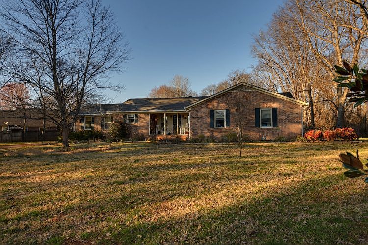 1st image of 2223 Liberty Ct