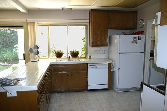 5th image of 736 W San Martin Pl
