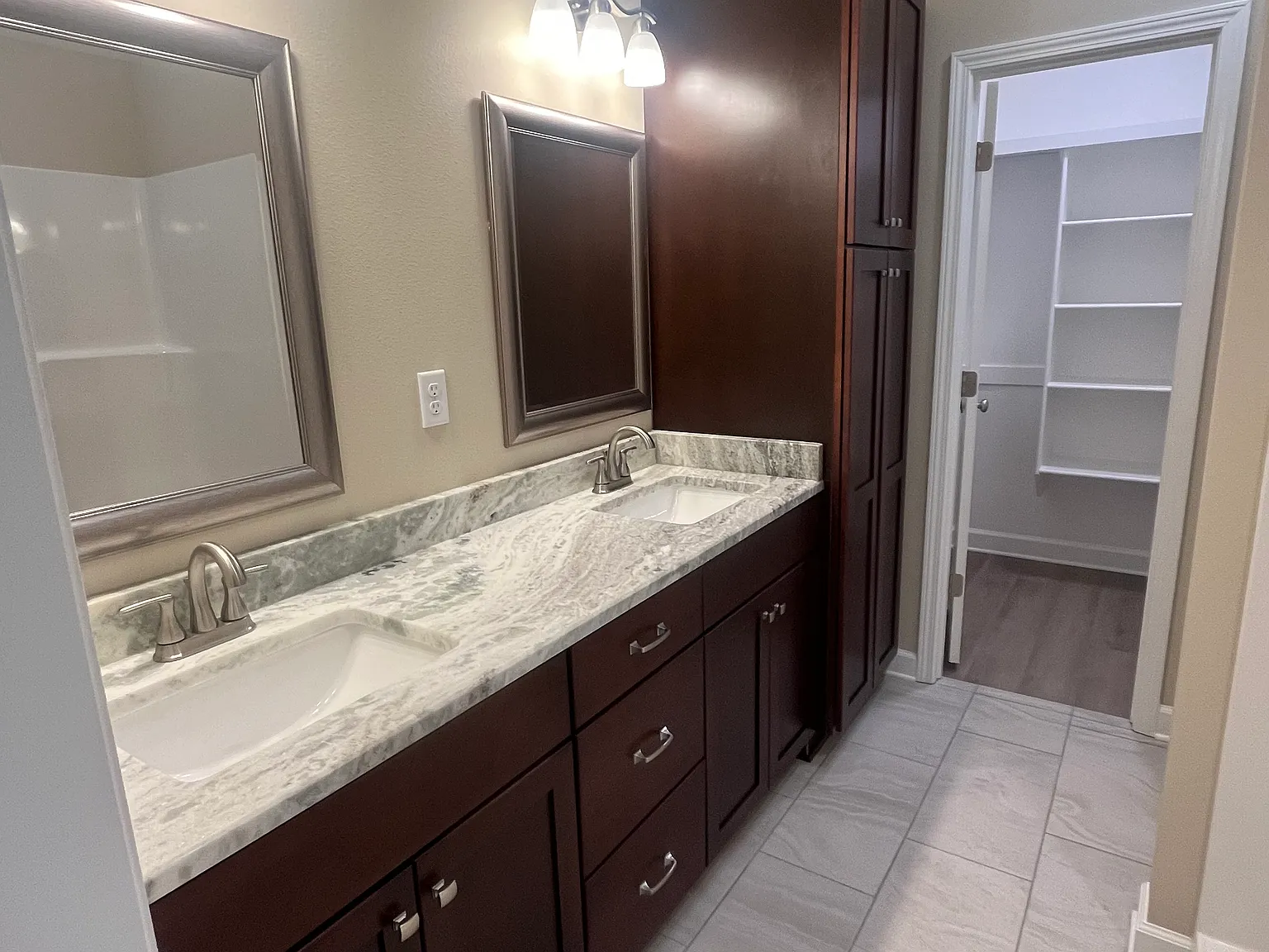 2 bed, 1056 sqft, $1,350 — Photo 4