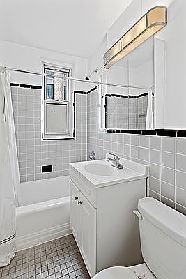 4th image of 30 E End Ave APT 7G