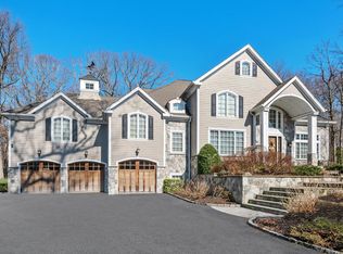 2192 Kirby Ln, Muttontown, NY 11791