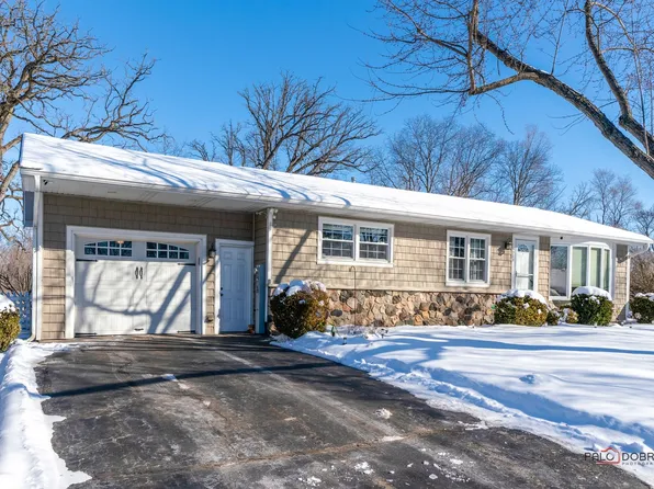 5222 W Nippersink Dr, Richmond, IL 60071