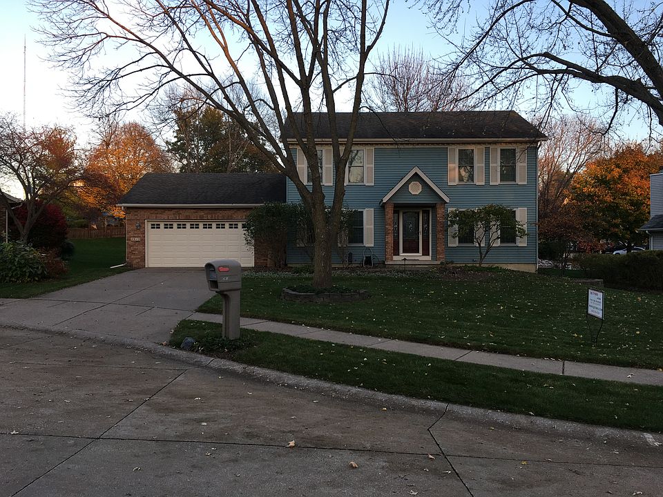 2 story on quiet cul-de-sac