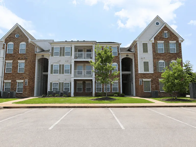 Irene Woods Apartments — Photo 6