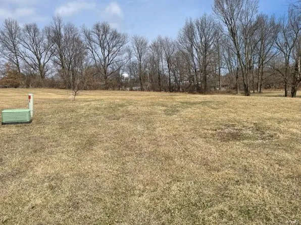 108 Locke Ln, Elsberry, MO 63343