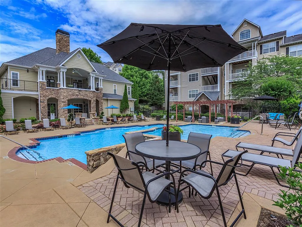 Walden Crossing Apartments — Photo 4