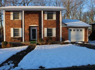 1404 Village Dr, South Charleston, WV 25309