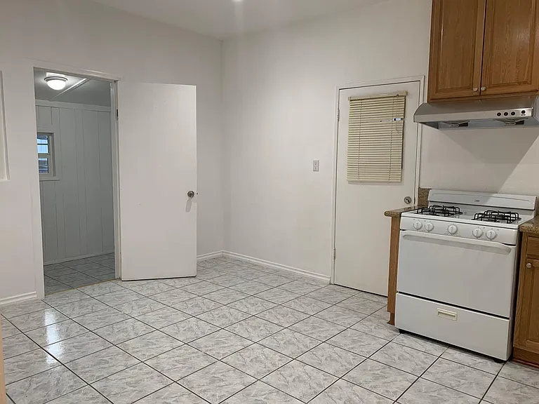 329 S Hidalgo Ave — Photo 12