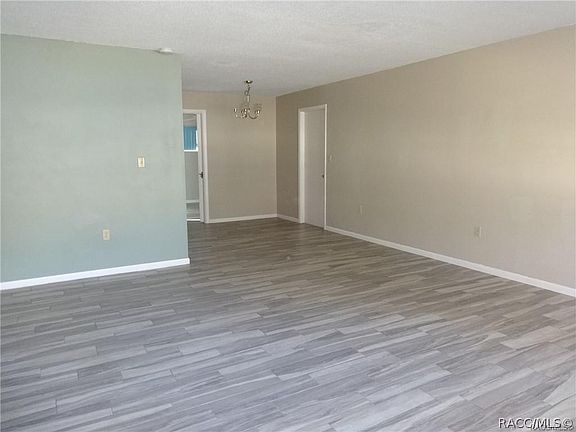 4th image of 1154 SE 1st St