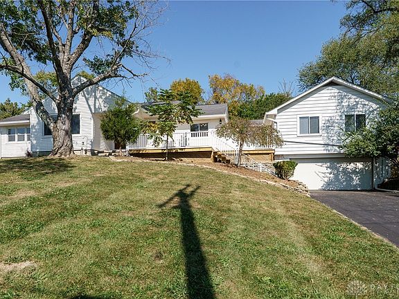 3rd image of 437 N Main St