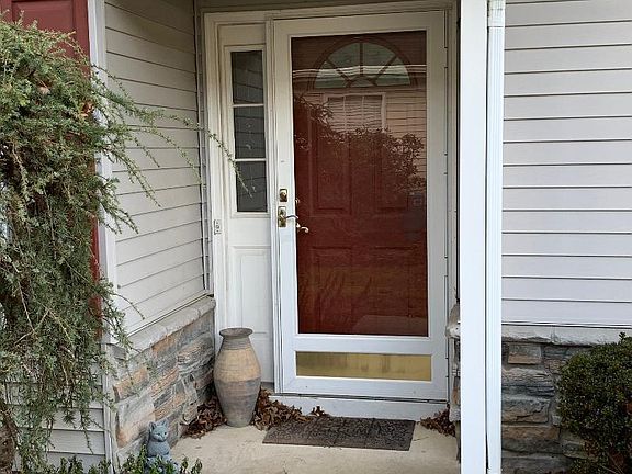 2nd image of 26 Schoolhouse Ln