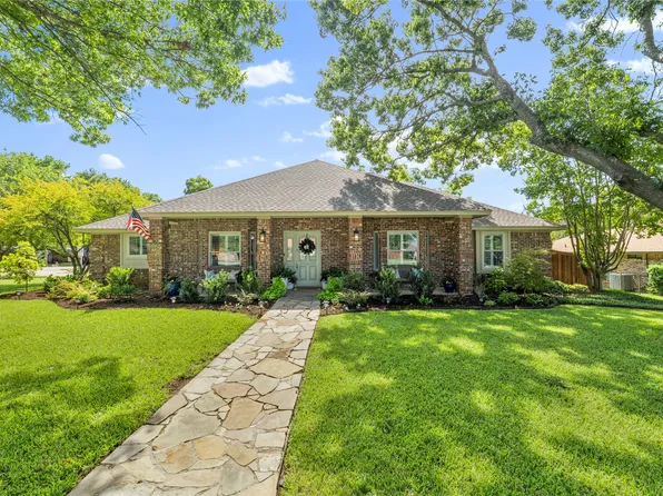 2700 Oak Trail Ct, Dalworthington Gardens, TX 76016