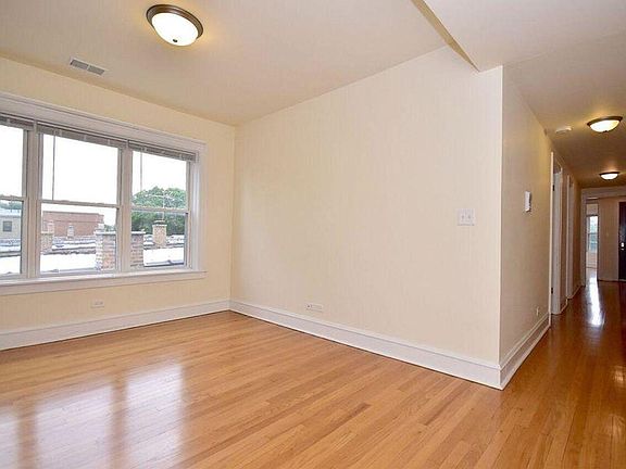 5th image of 825 S Euclid Ave #3N