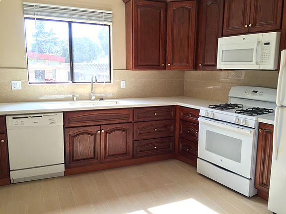 3rd image of 10937 Julius St #B