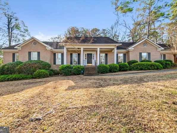 2824 N Hillandale Cir, Macon, GA 31204