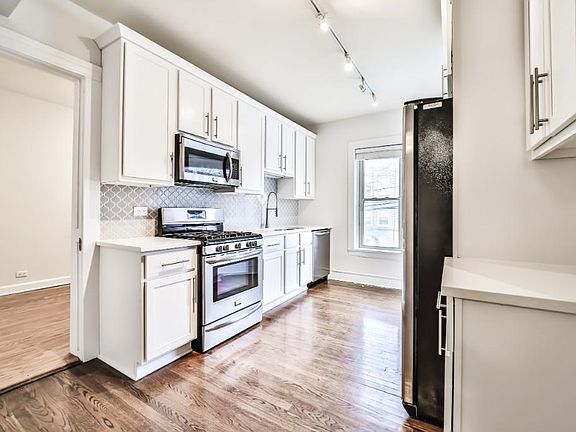 5th image of 734 W Waveland Ave #1416