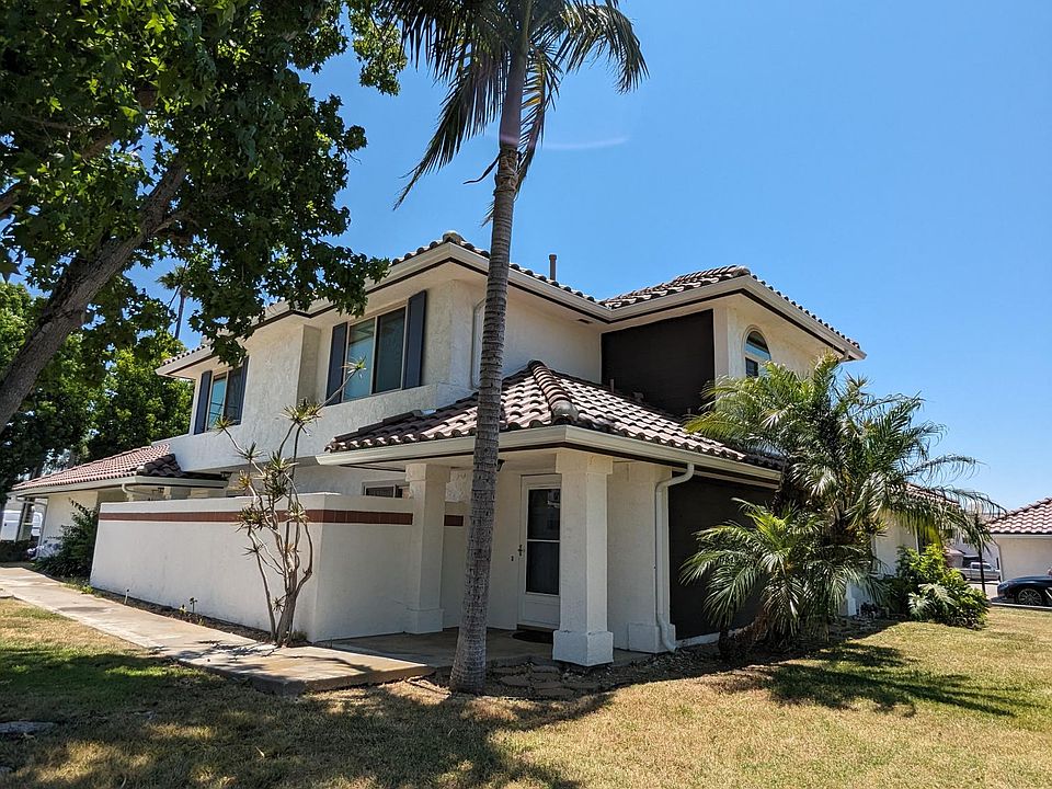 Front of the house. This is an end unit.