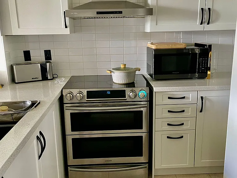310 Red Maple Rd E #217 — Photo 13