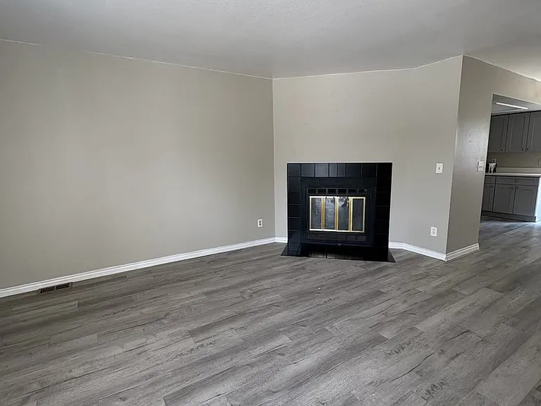 Highline Village Townhomes — Photo 2