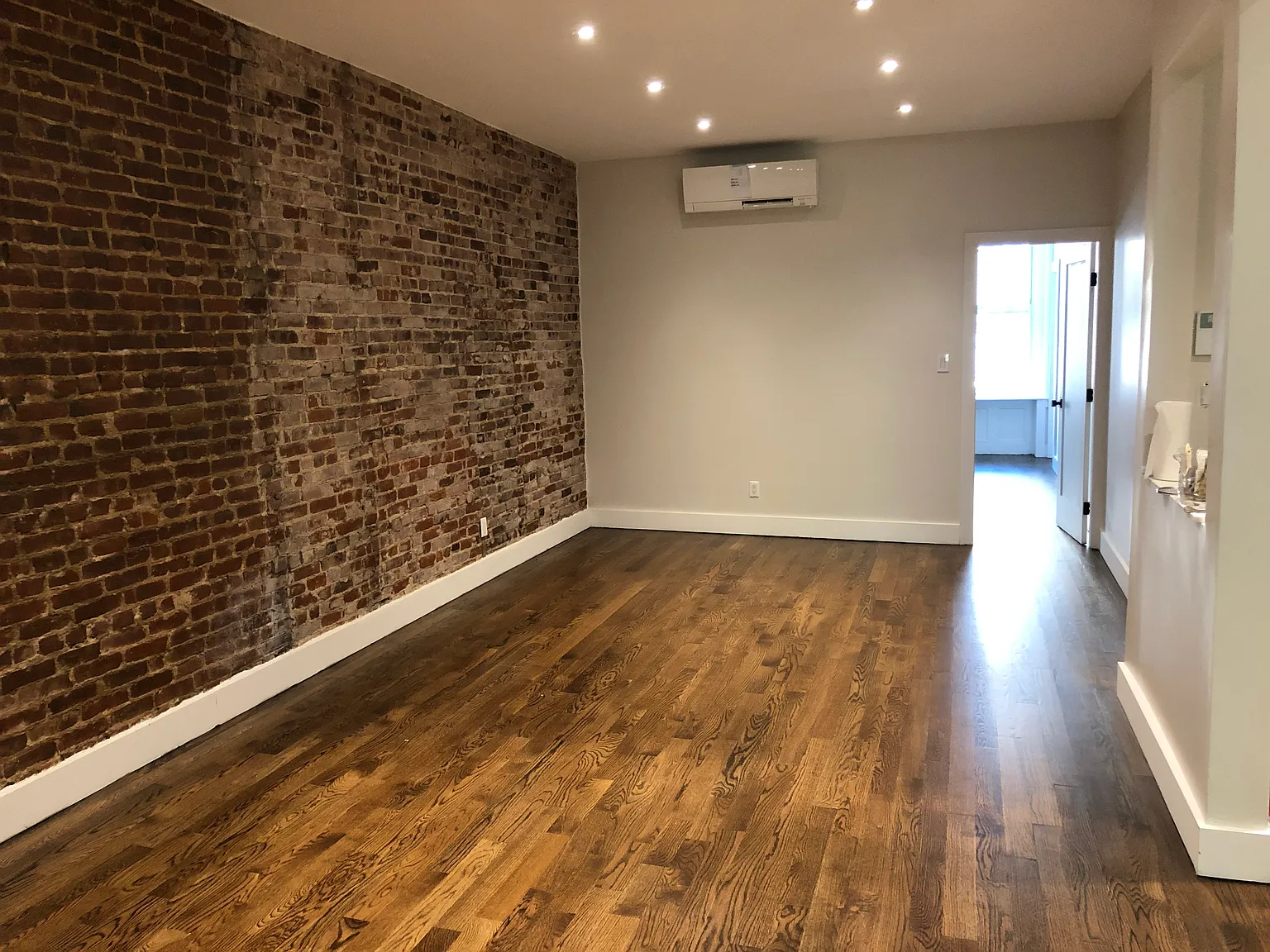 2 bed, 1000 sqft, $4,125 — Photo 2